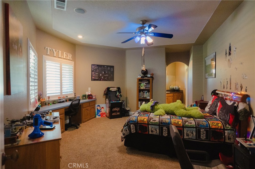 https://media.crmls.org/medias/535b3a4c-8277-41a3-b6cf-654ca564c34d.jpg?preset=X-Large