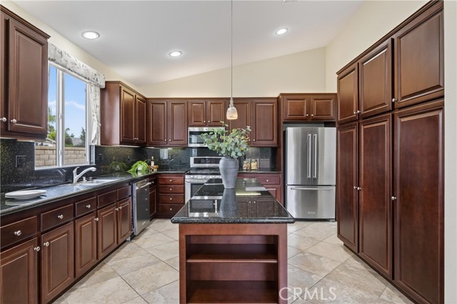 Detail Gallery Image 16 of 50 For 399 Cabrera, Hemet,  CA 92545 - 2 Beds | 2 Baths