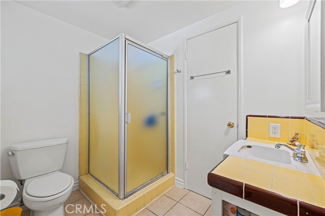 17955 Archwood Street, Reseda CA: https://media.crmls.org/medias/535c0916-323f-4ea4-bda3-3173a88ec96f.jpg