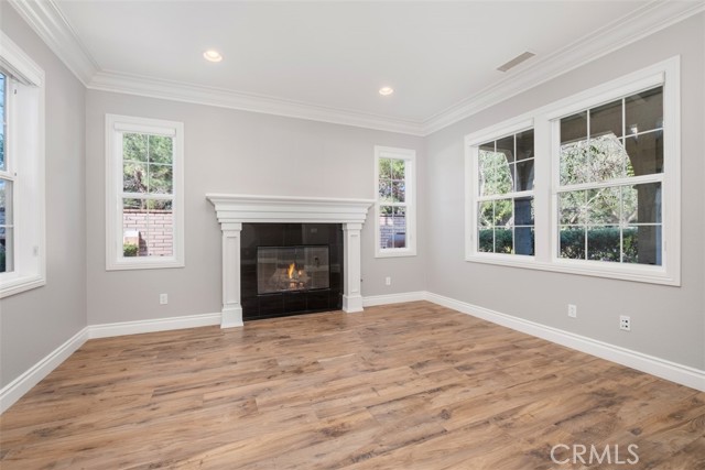 20 Townsend, Irvine CA: https://media.crmls.org/medias/535c58e2-a7e4-4a51-b8bc-2ad4894b1ba9.jpg
