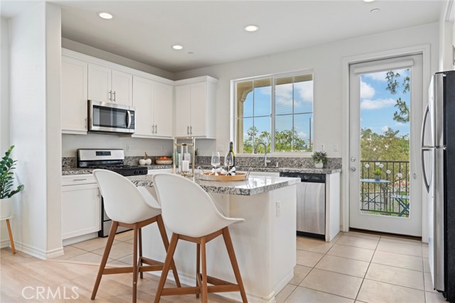 Detail Gallery Image 9 of 30 For 14740 Palmera Ct, Baldwin Park,  CA 91706 - 4 Beds | 3/1 Baths
