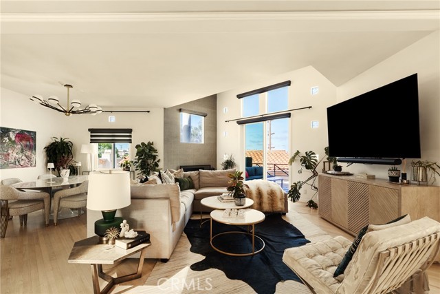 Detail Gallery Image 5 of 31 For 610 9th St a,  Hermosa Beach,  CA 90254 - 3 Beds | 2/1 Baths