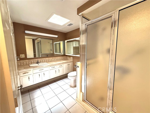 1190 Northwood, Seal Beach CA: https://media.crmls.org/medias/535d75ee-94b0-4b6a-b70e-6053e7f58a56.jpg
