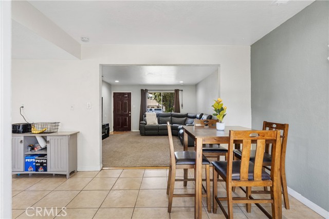 518 Lincoln Avenue, Bakersfield CA: https://media.crmls.org/medias/535d8339-d940-4434-825a-b3fbf7d77b9a.jpg