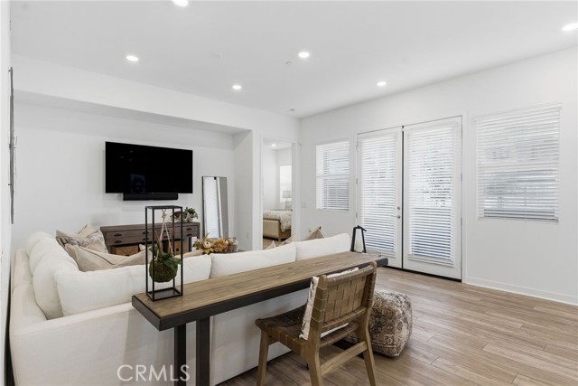 Detail Gallery Image 7 of 46 For 27410 N Merlin Pl #101,  Valencia,  CA 91381 - 2 Beds | 2 Baths