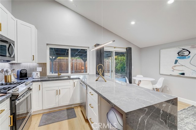 Detail Gallery Image 10 of 26 For 5030 Kensington Way, Riverside,  CA 92507 - 2 Beds | 1 Baths