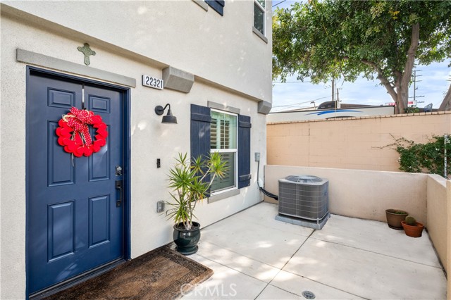 Detail Gallery Image 3 of 26 For 22321 Spanish Oak Ct, Torrance,  CA 90502 - 3 Beds | 2/2 Baths