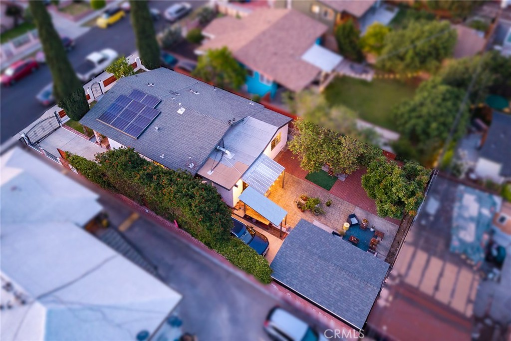 https://media.crmls.org/medias/535f3f55-4945-4419-93c8-3e2309f5d8f1.jpg?preset=X-Large