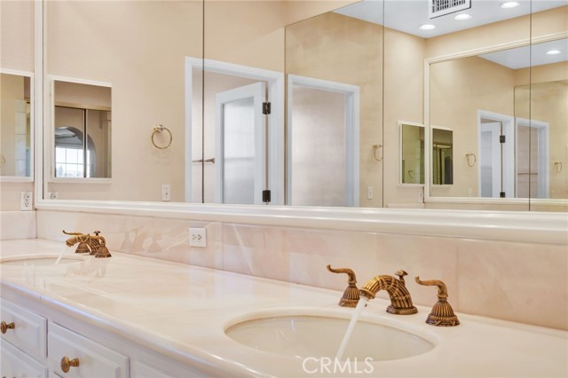 Detail Gallery Image 41 of 59 For 12305 Ridge, Los Angeles,  CA 90049 - 2 Beds | 2/1 Baths