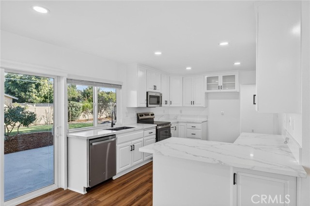 Detail Gallery Image 21 of 41 For 1527 Greenpoint Dr., Corona,  CA 92878 - 4 Beds | 2/1 Baths