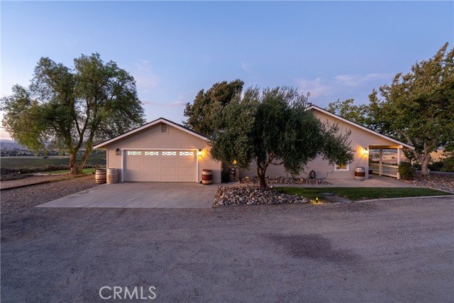 1825 Nygren Road, San Miguel CA: https://media.crmls.org/medias/53606247-592b-488b-bbbe-0afb962e1e31.jpg