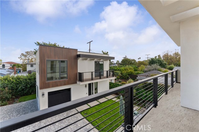 Detail Gallery Image 45 of 70 For 3932 S Minerva Ave, Los Angeles,  CA 90066 - 6 Beds | 6/1 Baths