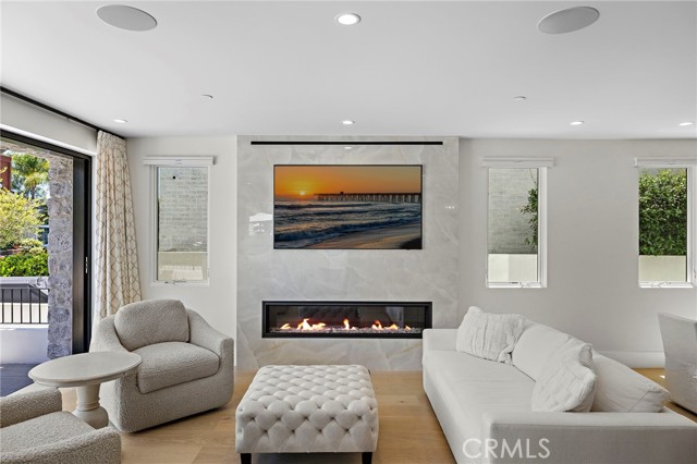 Detail Gallery Image 18 of 49 For 509 Carnation, Corona Del Mar,  CA 92625 - 3 Beds | 3/1 Baths