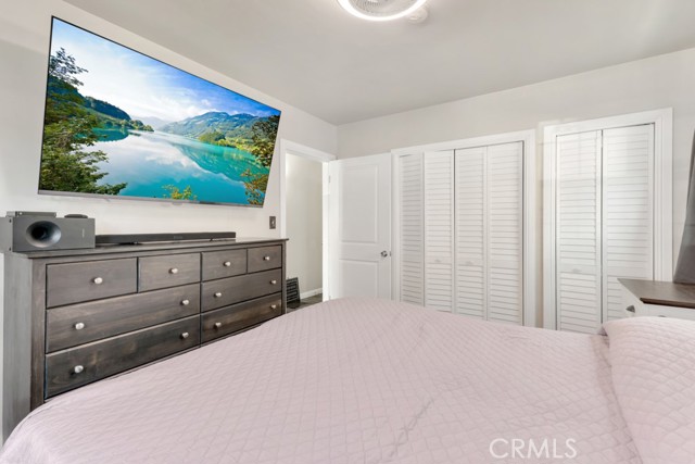 6507 Gentry Avenue, North Hollywood CA: https://media.crmls.org/medias/5361ed95-0489-4bac-bdc4-8d6400f53c78.jpg