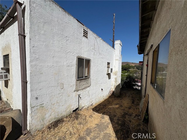 2128 N Marianna Avenue, Los Angeles CA: https://media.crmls.org/medias/536261ca-ab4d-4b54-a1bf-715a44260822.jpg