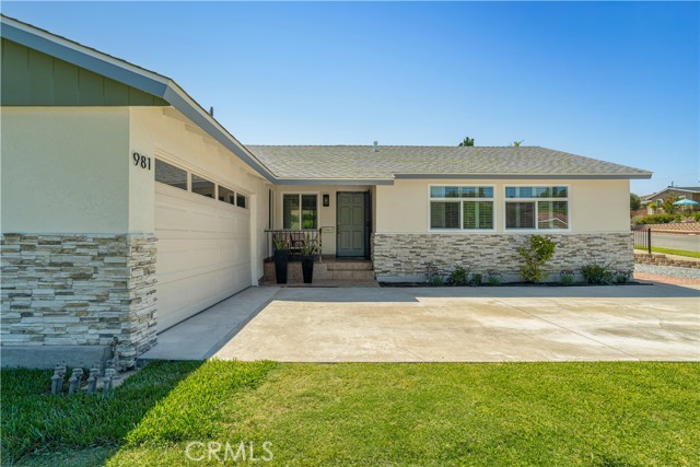 981 Russell Street, La Habra CA: https://media.crmls.org/medias/5362ab00-ef72-403d-9fac-2192131fec66.jpg
