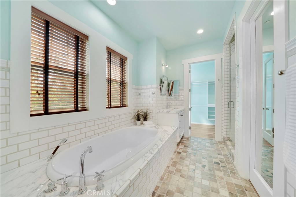 Tub in master bath