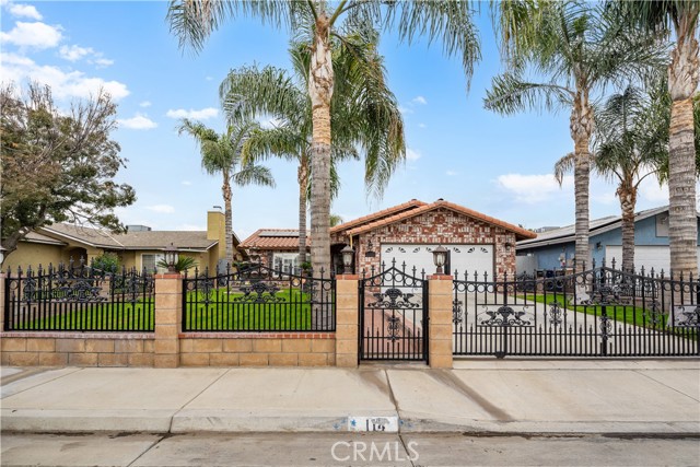 Detail Gallery Image 2 of 22 For 114 Chiapas Ave, Bakersfield,  CA 93307 - 3 Beds | 2 Baths