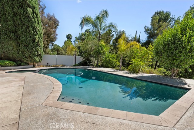 6065 Saint Augustine Drive, Riverside CA: https://media.crmls.org/medias/5364d37a-f6ac-4abc-be65-bab124b82d39.jpg