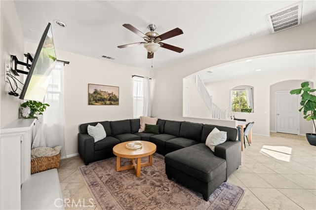 27620 Desert Gold Court, Murrieta CA: https://media.crmls.org/medias/5364ed49-252d-4883-a7df-ecd5b5758c7c.jpg
