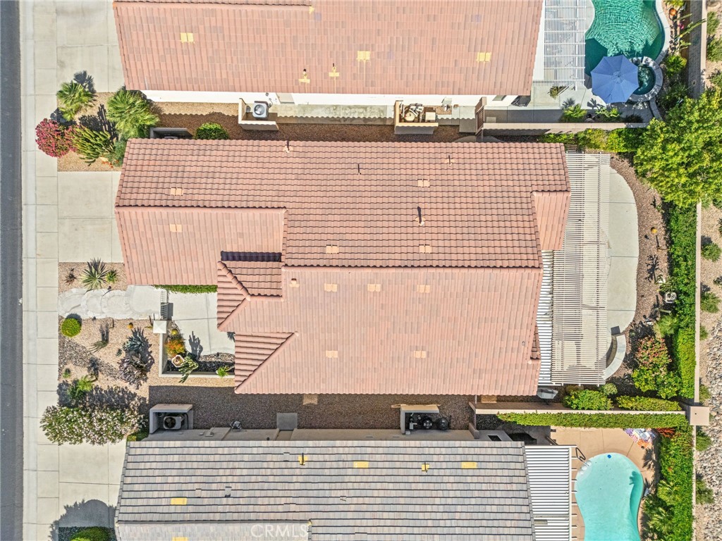 https://media.crmls.org/medias/53656bd2-b456-4666-96bb-532fd32f730c.jpg?preset=X-Large