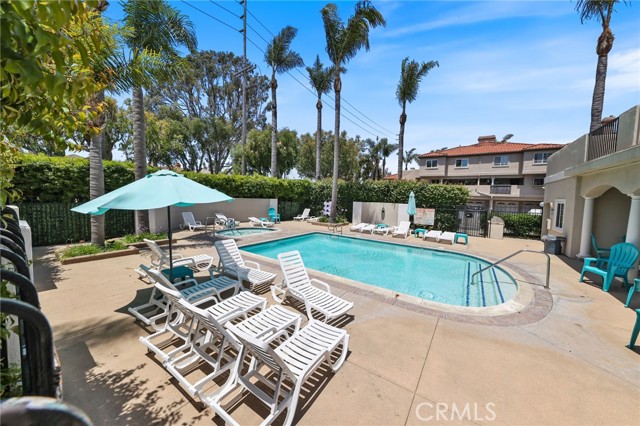 606 Lake Street, Huntington Beach CA: https://media.crmls.org/medias/53669aa4-a7b8-4b22-b478-a5d49e9caf53.jpg