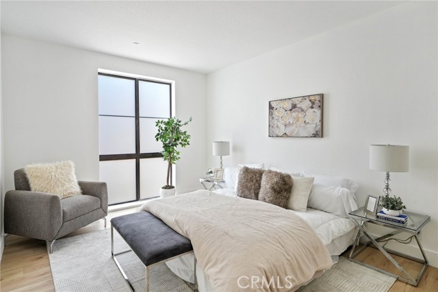 Detail Gallery Image 10 of 17 For 12000 Goshen Ave #106,  Los Angeles,  CA 90049 - 4 Beds | 3/1 Baths