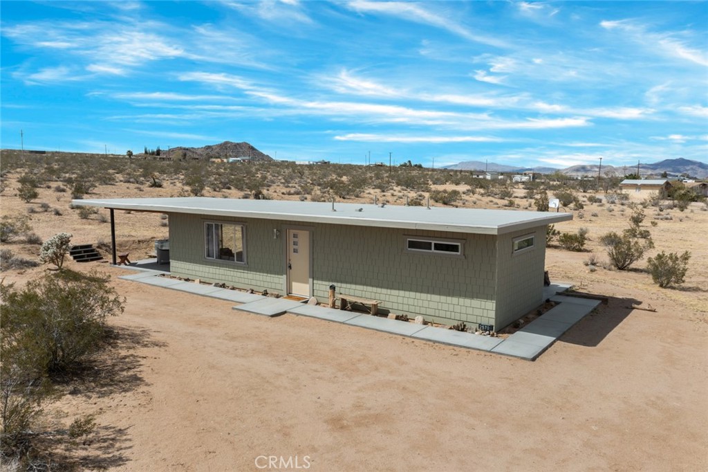 2570 N Deer Trail