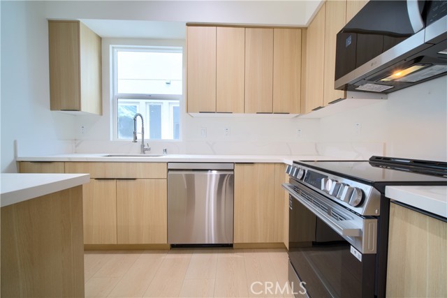 Detail Gallery Image 6 of 18 For 259 S Avenue 54 #1/2,  Los Angeles,  CA 90042 - 4 Beds | 4 Baths