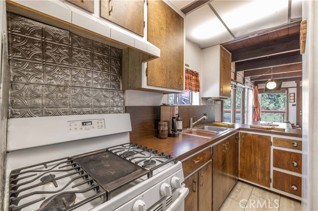 Detail Gallery Image 9 of 29 For 316 Hilltop Ln, Big Bear City,  CA 92314 - 2 Beds | 1 Baths
