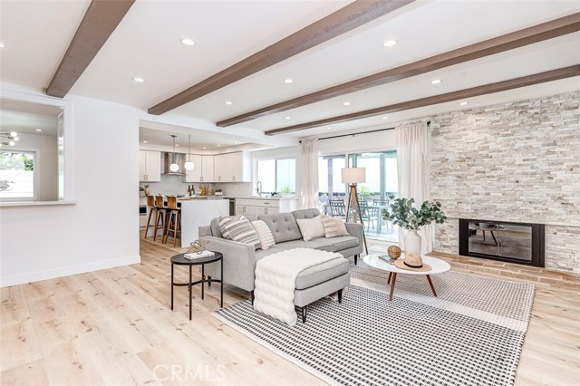 Detail Gallery Image 13 of 65 For 1350 S Ashington Ln, Anaheim,  CA 92804 - 4 Beds | 3 Baths