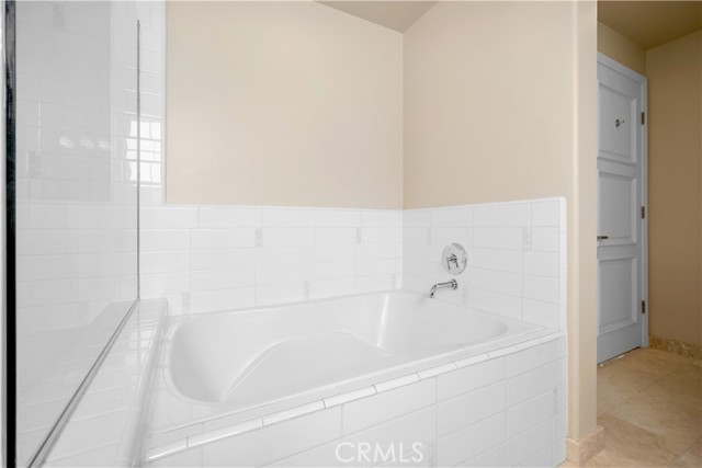 611 Caruso Avenue, Glendale CA: https://media.crmls.org/medias/536910fb-57cc-4d06-a037-98884ace288d.jpg