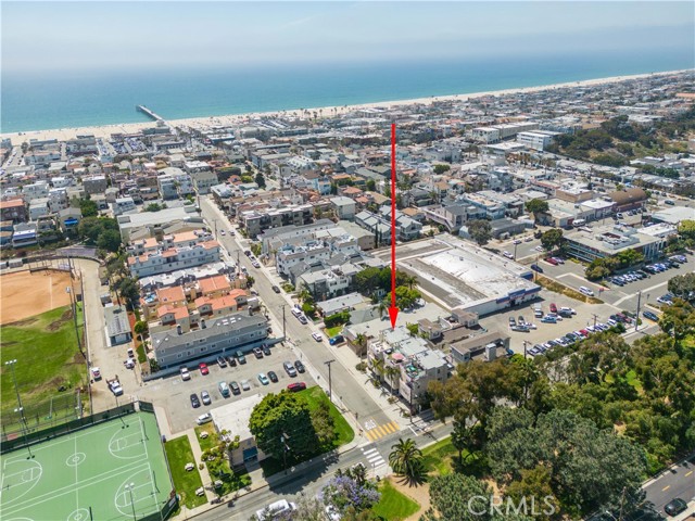 579 11th Street, Hermosa Beach, California 90254, 3 Bedrooms Bedrooms, ,2 BathroomsBathrooms,Residential,Sold,11th,PV23205030