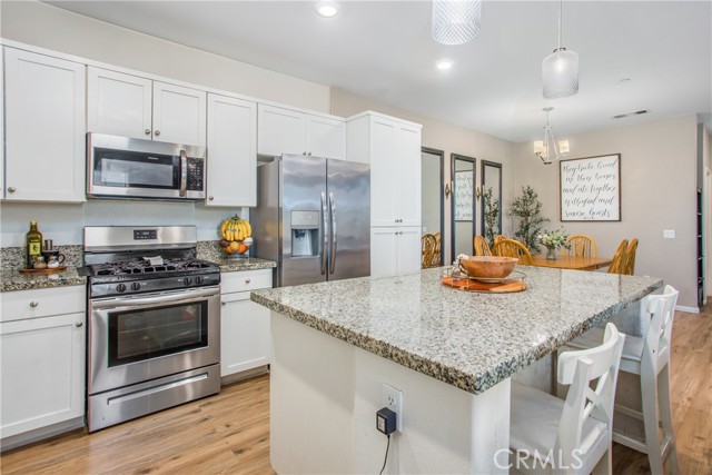 Detail Gallery Image 9 of 26 For 2002 Juniper Ln, Colton,  CA 92324 - 3 Beds | 2/1 Baths