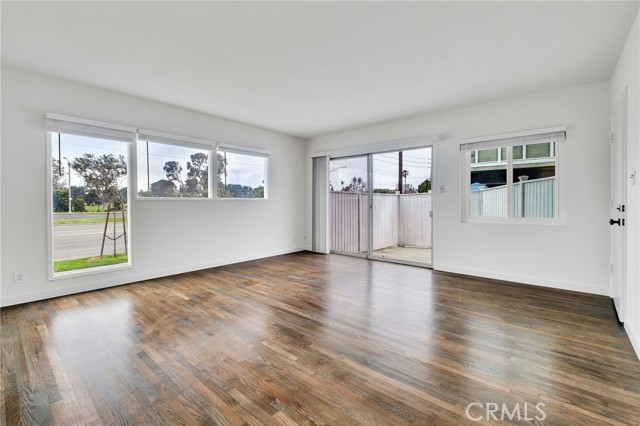 Detail Gallery Image 4 of 24 For 3706 Redondo Beach a,  Torrance,  CA 90504 - 2 Beds | 1 Baths