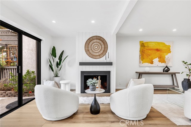 Front Image Thumbnail for CROC25252801