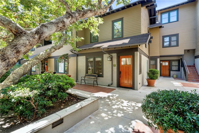 Detail Gallery Image 1 of 1 For 727 Meridian Ave #E,  South Pasadena,  CA 91030 - 2 Beds | 2/1 Baths