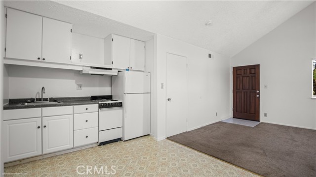 35605 Scarborough Drive, Newark CA: https://media.crmls.org/medias/536bb5ee-82a4-4e7a-92ac-a41bdeb26371.jpg