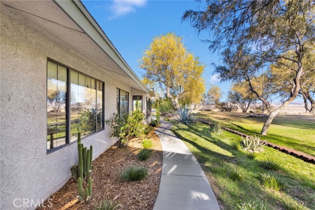 Detail Gallery Image 11 of 62 For 37404 Harvard Rd, Newberry Springs,  CA 92365 - 4 Beds | 3 Baths