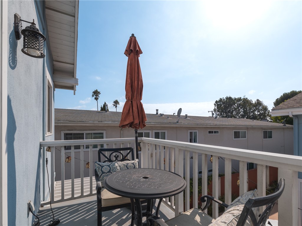 420 Broadway, Redondo Beach, California 90277, 4 Bedrooms Bedrooms, ,3 BathroomsBathrooms,Residential,Sold,Broadway,SB23193472