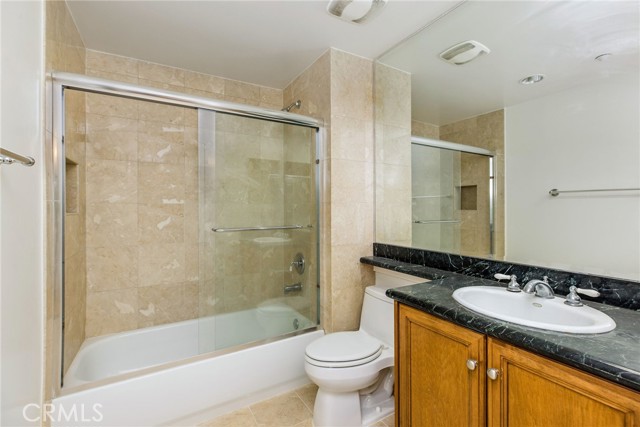 Detail Gallery Image 14 of 14 For 320 S Willaman Dr #301,  Los Angeles,  CA 90048 - 2 Beds | 2 Baths