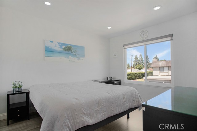 Detail Gallery Image 9 of 12 For 16019 Clearbrook Ln, Cerritos,  CA 90703 - 3 Beds | 2/1 Baths