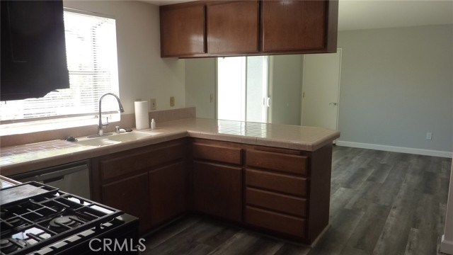 284 Celeste Drive, Riverside CA: https://media.crmls.org/medias/536e1488-0cda-4b2b-8bad-866aa7502235.jpg