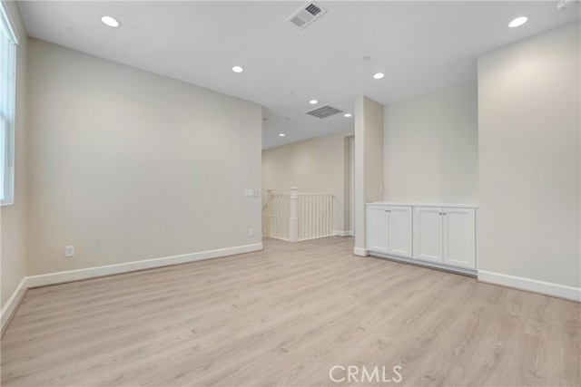 Detail Gallery Image 19 of 40 For 21201 Wildflower Way, Chatsworth,  CA 91311 - 5 Beds | 5 Baths