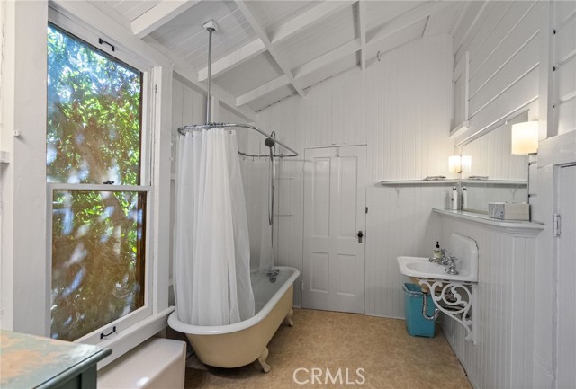 591 W 9th, San Bernardino CA: https://media.crmls.org/medias/536f1d43-3d06-4ac6-bd2e-f48353cc6a49.jpg