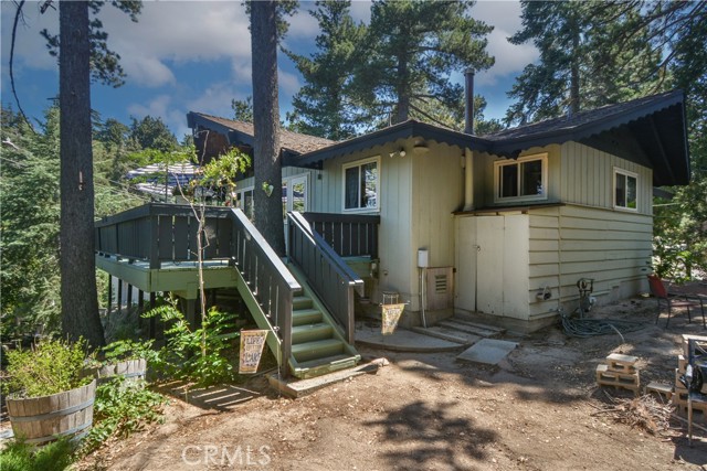 Detail Gallery Image 2 of 27 For 1121 Chateau Dr, Crestline,  CA 92325 - 2 Beds | 2 Baths