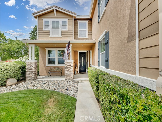 20361 Julia Lane, Saugus CA: https://media.crmls.org/medias/53705cd8-22c3-43a8-9c59-54dcf4064d95.jpg