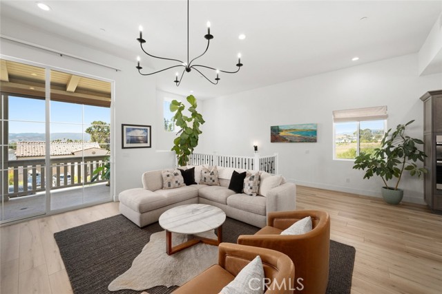 Detail Gallery Image 7 of 69 For 4008 Hillside Dr, San Luis Obispo,  CA 93401 - 4 Beds | 3/1 Baths