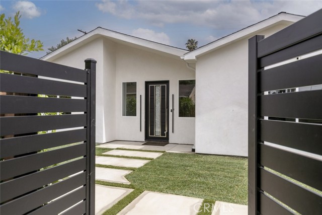 15009 Wyandotte Street, Van Nuys CA: https://media.crmls.org/medias/5370774c-34be-490b-abfe-4adbdc22d91f.jpg