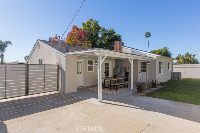 417 W Leeside, Glendora CA: https://media.crmls.org/medias/53709dbd-13d8-401d-820f-eaf78a737cd2.jpg